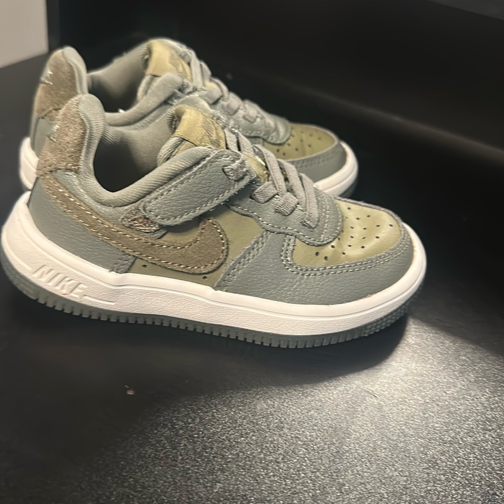 Boy Nike Size 8C shoes